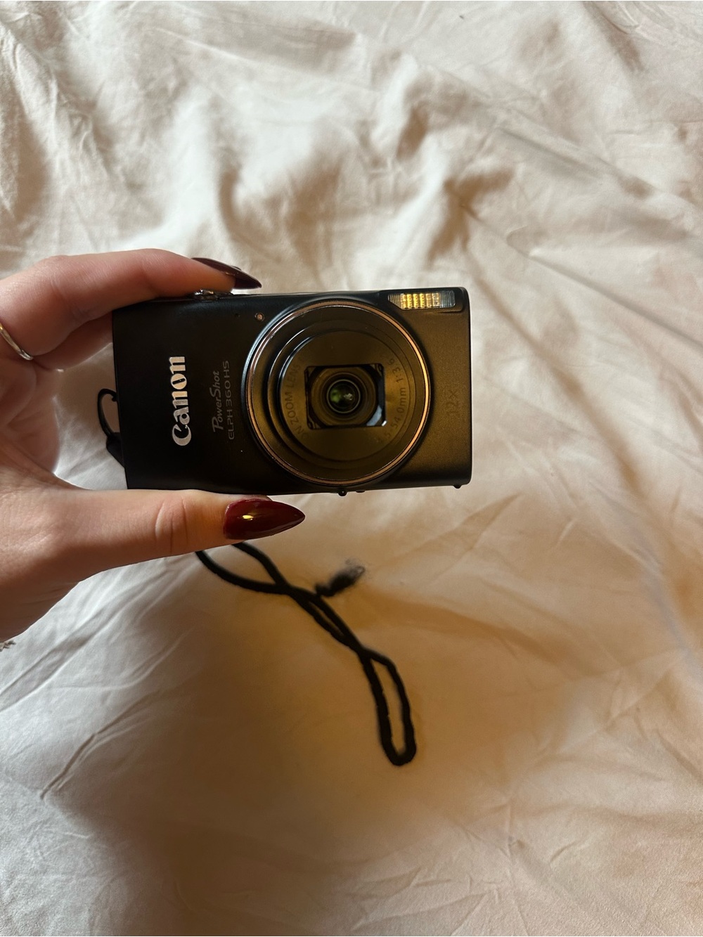 Compact Digital Camera - Black - Picture 3 of 4